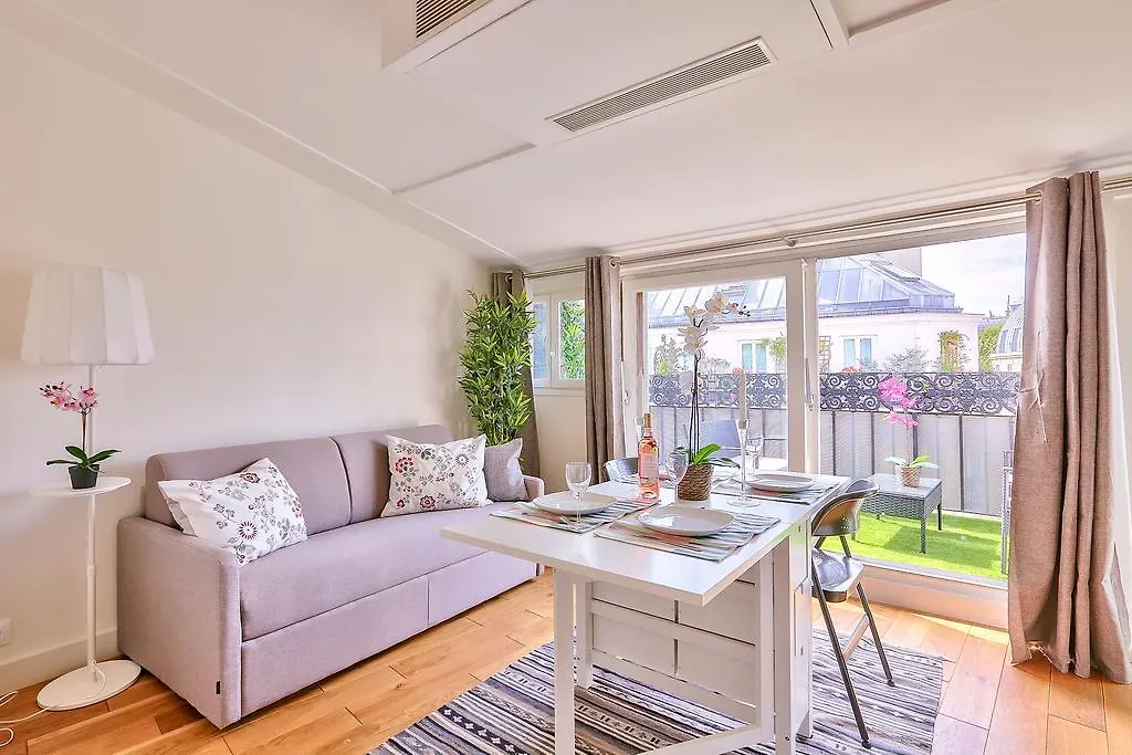 Luxury At Notre Dame Apartment Paris